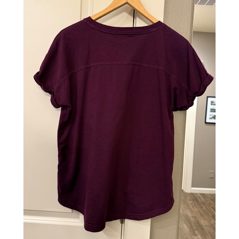 Women's Duluth Trading Co. Short Sleeve Casual Maroon/Plum Medium Henley T-Shirt - Picture 5 of 6